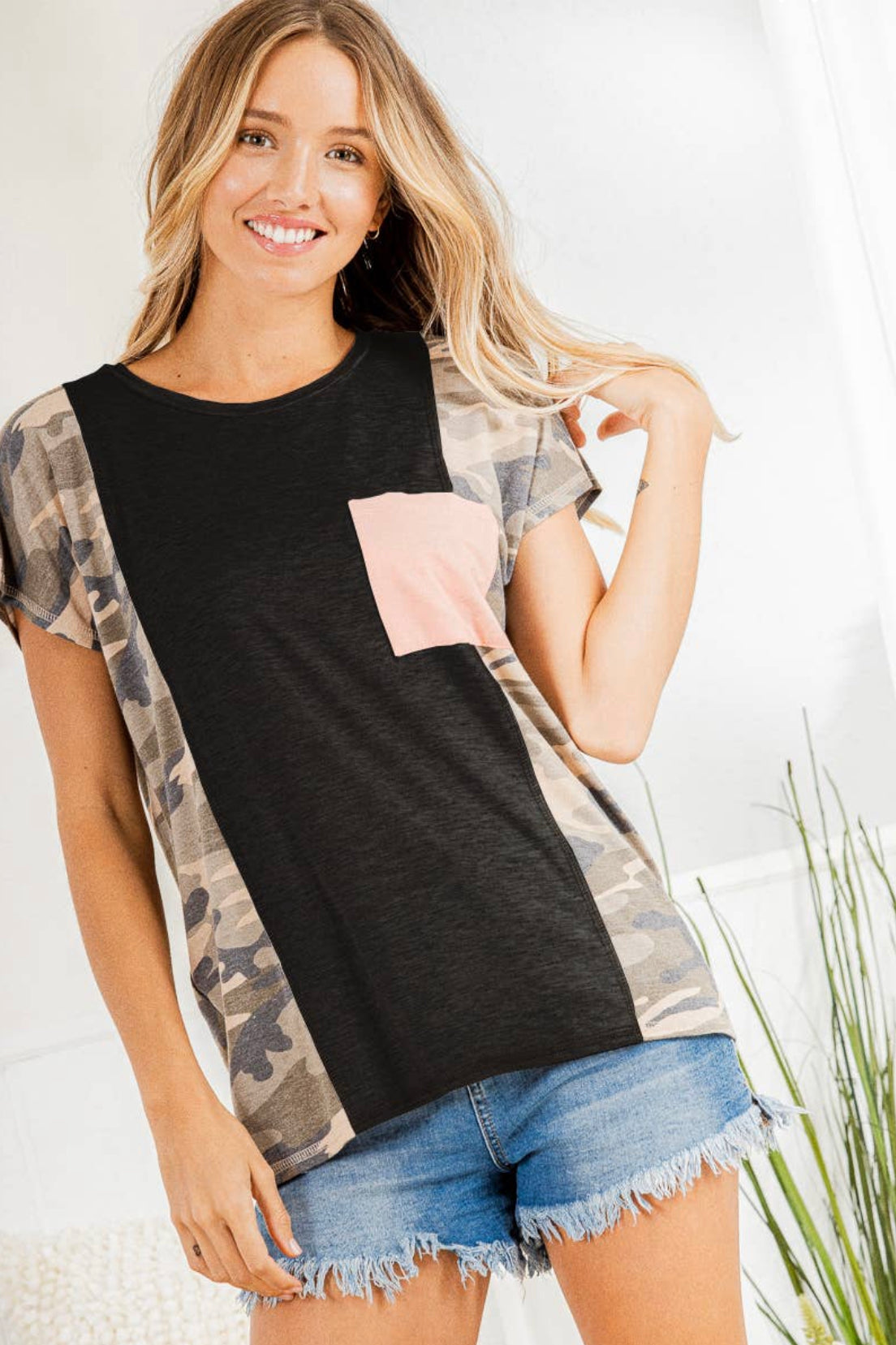 Solid & camo tee
