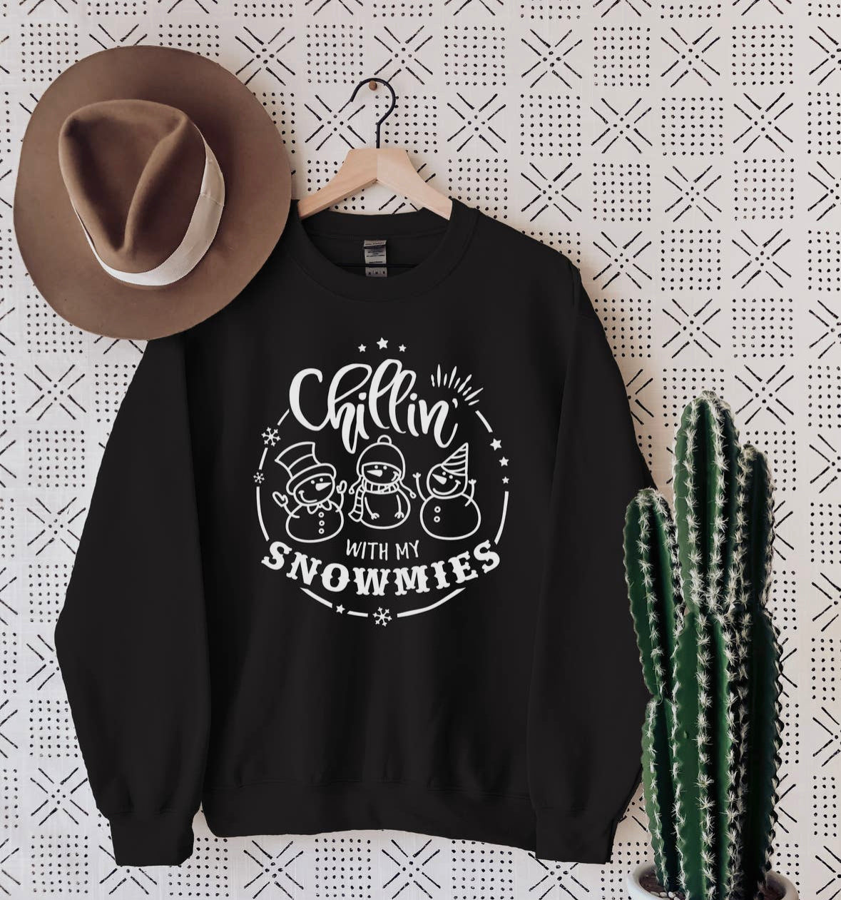 Chillen with my snowmies sweatshirt