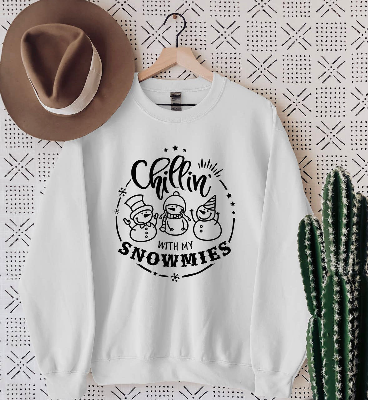 Chillen with my snowmies sweatshirt