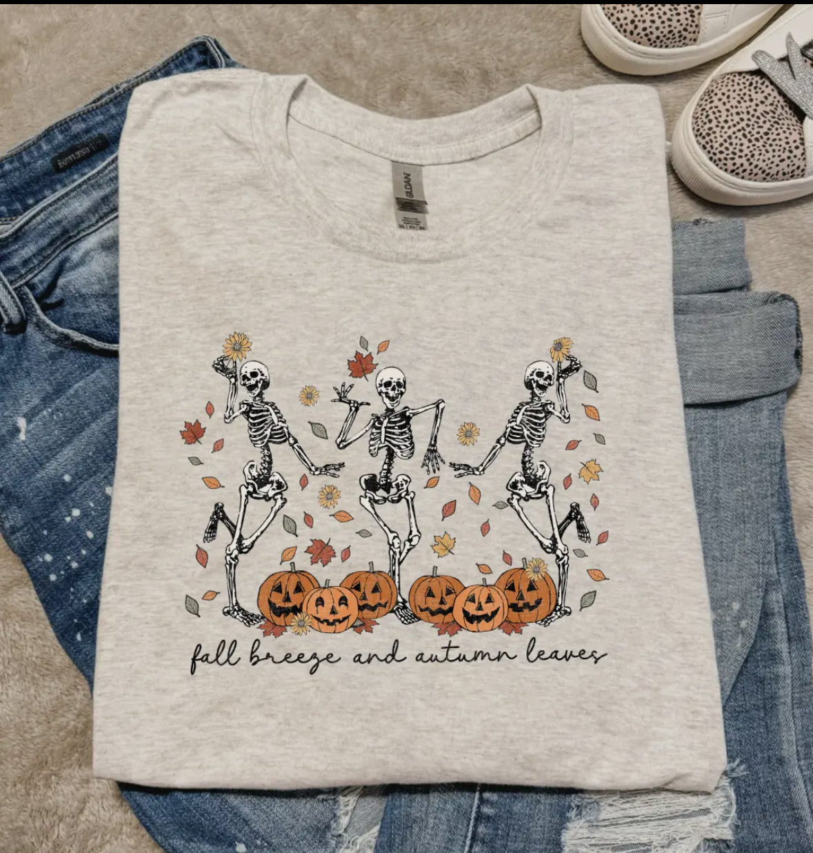 Fall breeze graphic tee