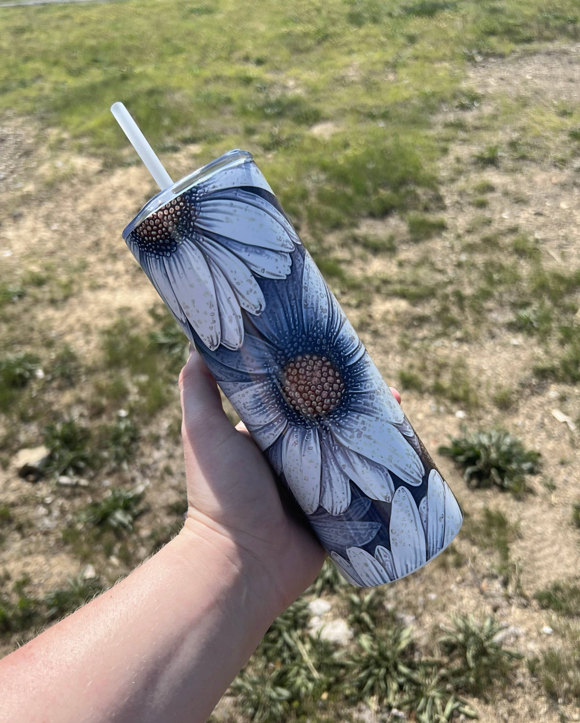 Blue daisy tumbler